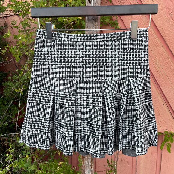 Girl's Large (10/12) Art Class B&W Houndstooth Pleated Mini Skirt - Picture 5 of 16